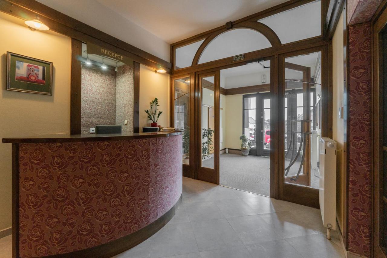 Hotel Amco Zabreh Bagian luar foto