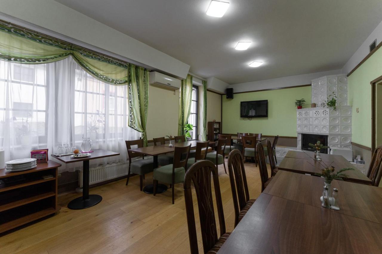 Hotel Amco Zabreh Bagian luar foto