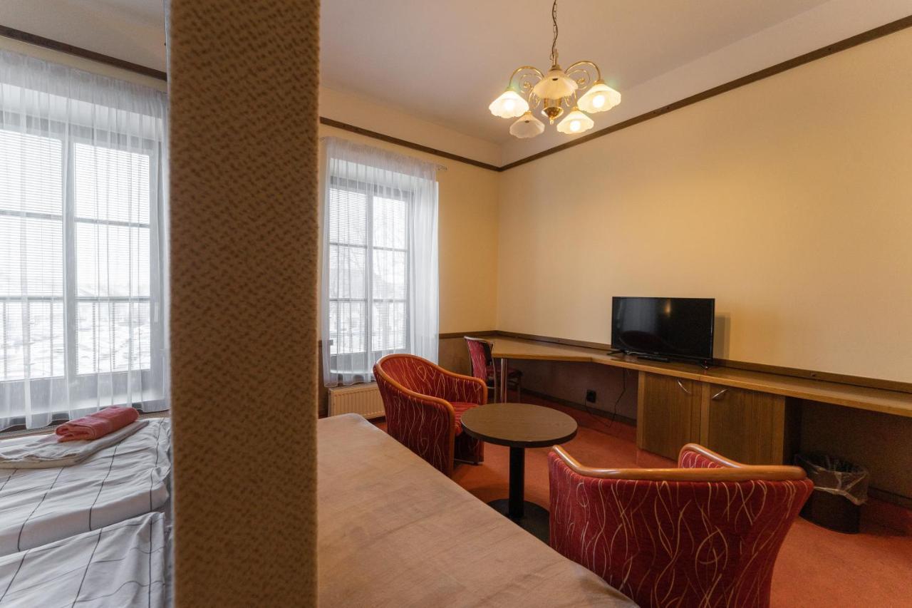 Hotel Amco Zabreh Bagian luar foto